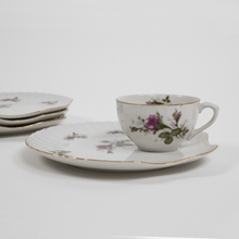 Load image into Gallery viewer, S/8 Gold-Rimmed Floral Clamshell Tea Set
