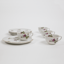 Load image into Gallery viewer, S/8 Gold-Rimmed Floral Clamshell Tea Set
